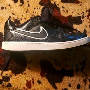 Mens nike tennis shoes